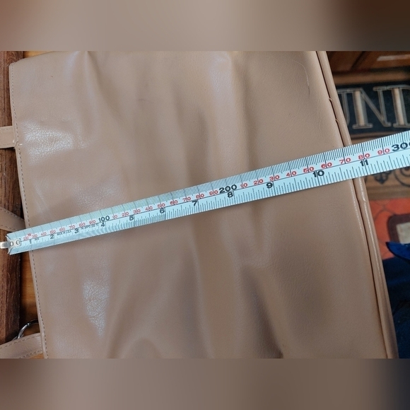 Large Tan Bucket Shoulder Bag with Long Straps - Picture 13 of 16